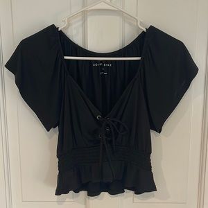 Cute Tie Crop Top🦋